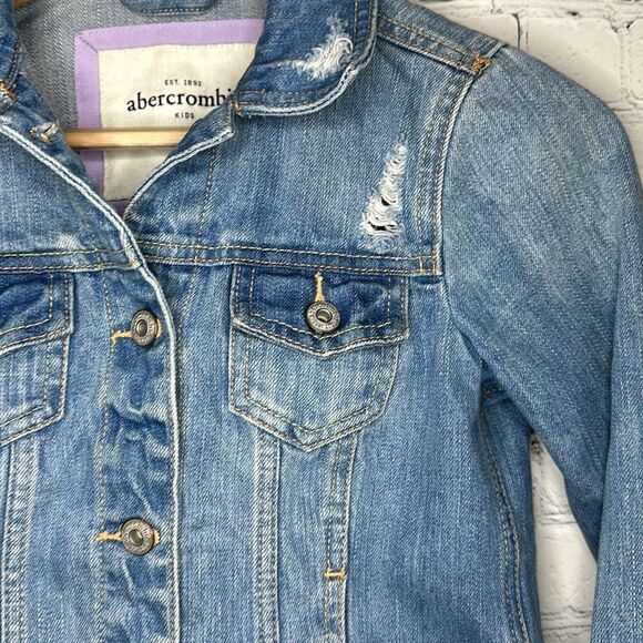 Abercrombie Kids Light Wash Slightly Distressed Jean Denim Jacket size xl LOOK - Picture 2 of 10